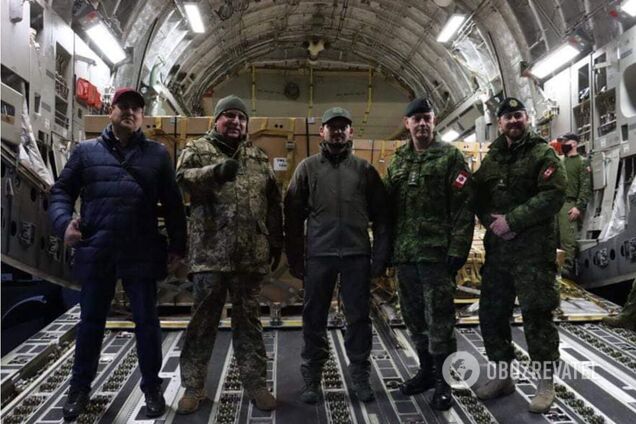 Канада надіслала Україні черговий літак зі зброєю: що доставили для ЗСУ