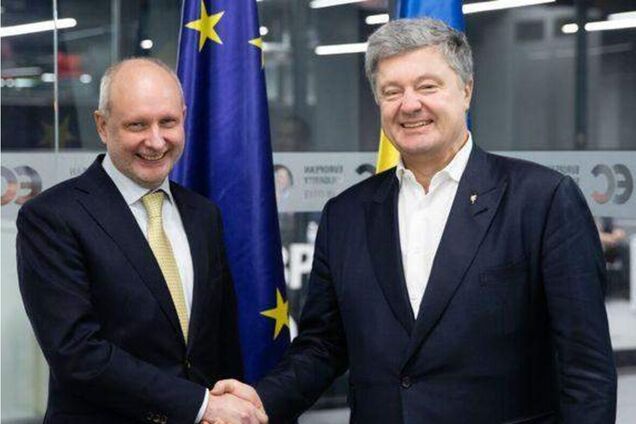 Порошенко во время встречи с послом ЕС призвал безотлагательно ввести жесткие санкции против РФ