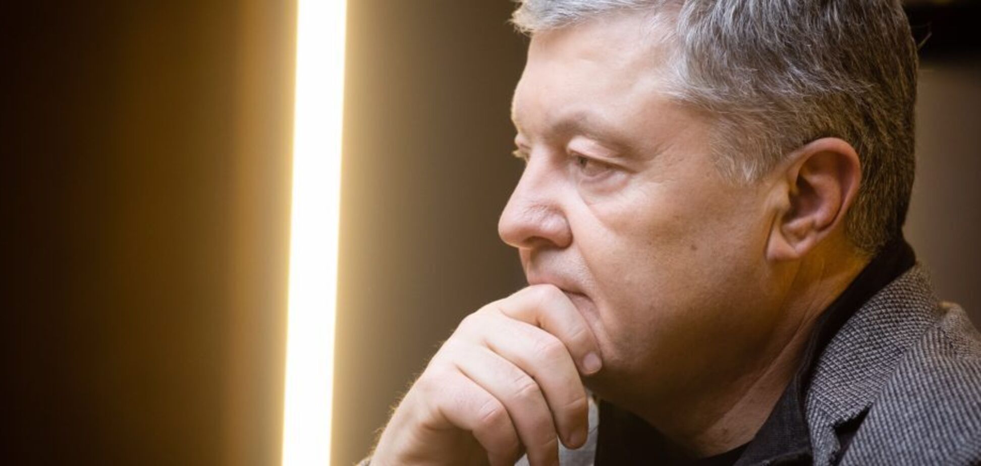 Порошенко призвал мир ввести жесткие санкции против Путина и его окружения