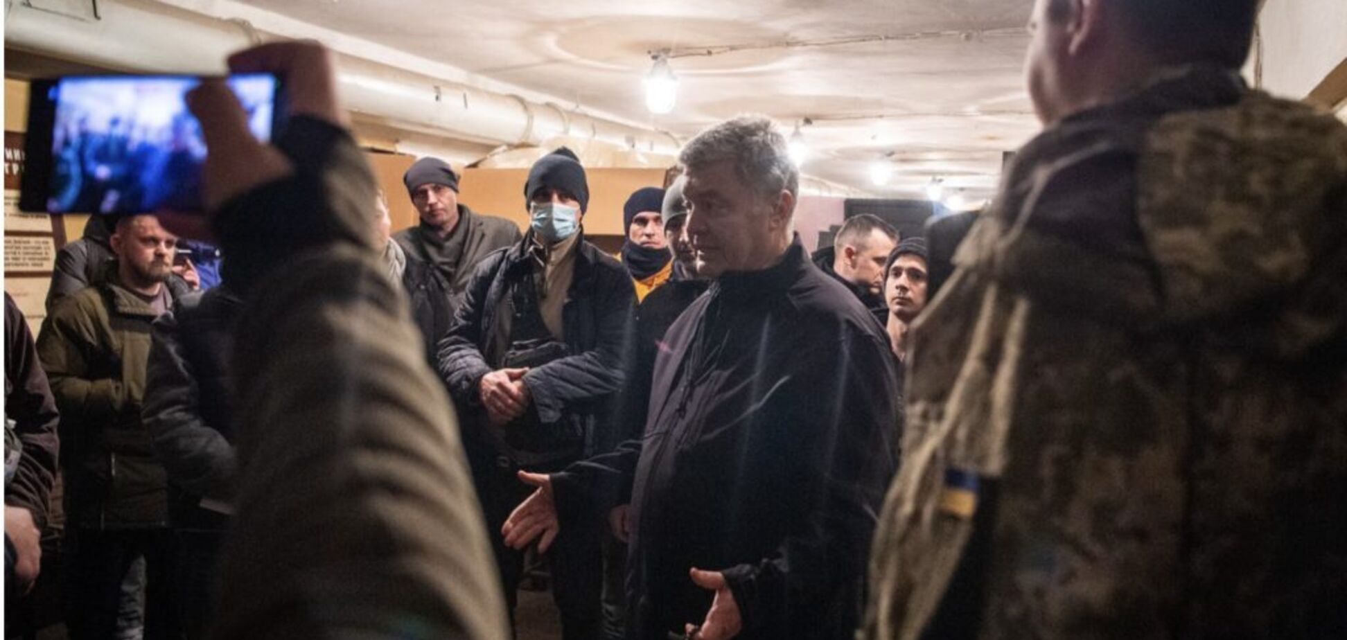 Порошенко встретился с бойцами батальона теробороны и ветеранами войны против РФ
