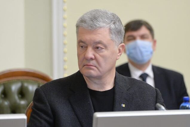 Информационная безопасность сейчас очень важна, - Порошенко