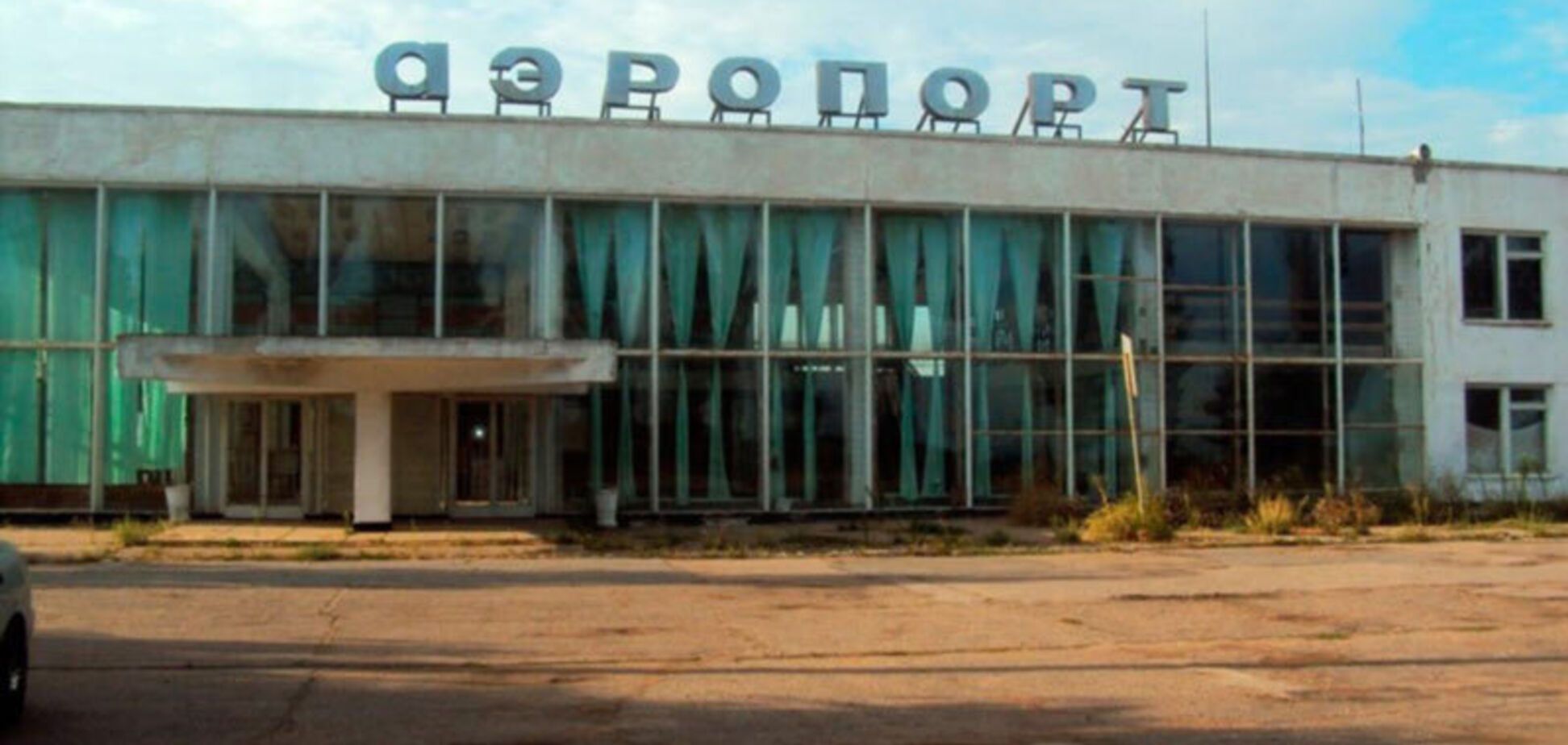 Бердянский аэропорт заняла российская военная техника