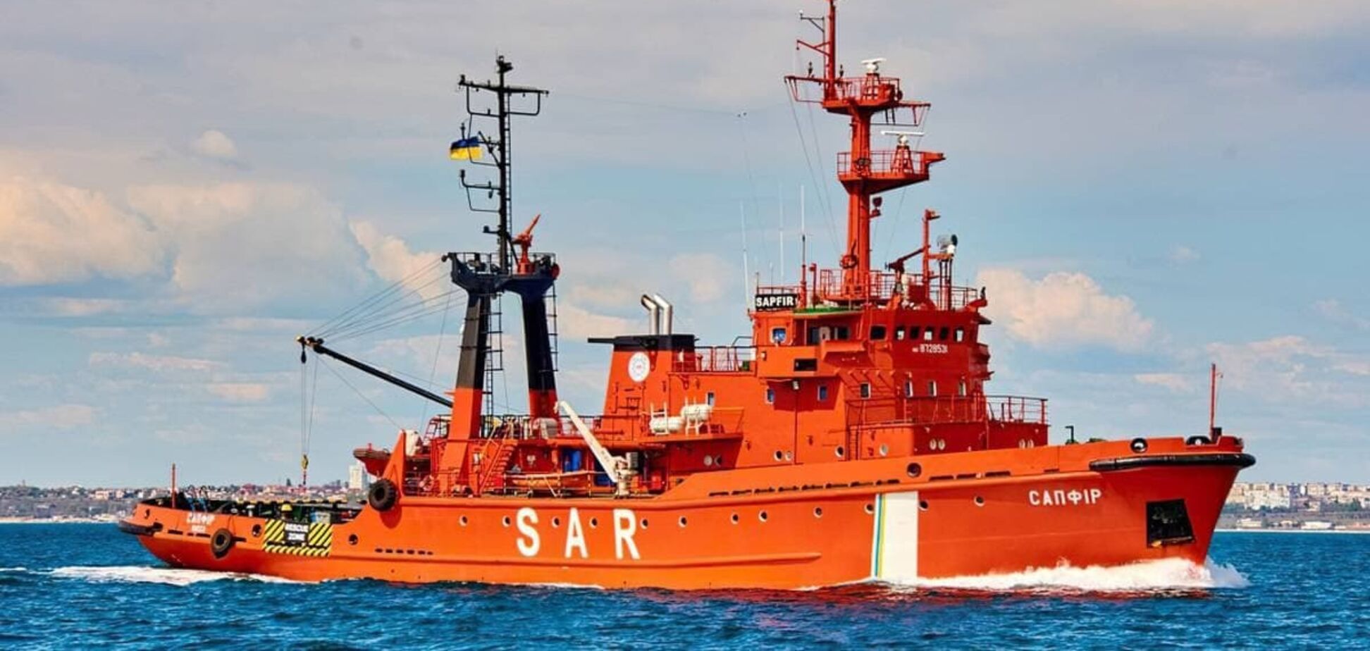 Окупанти поблизу острова Зміїний захопили рятувальне судно 'Сапфір': зв'язок із ним втрачено