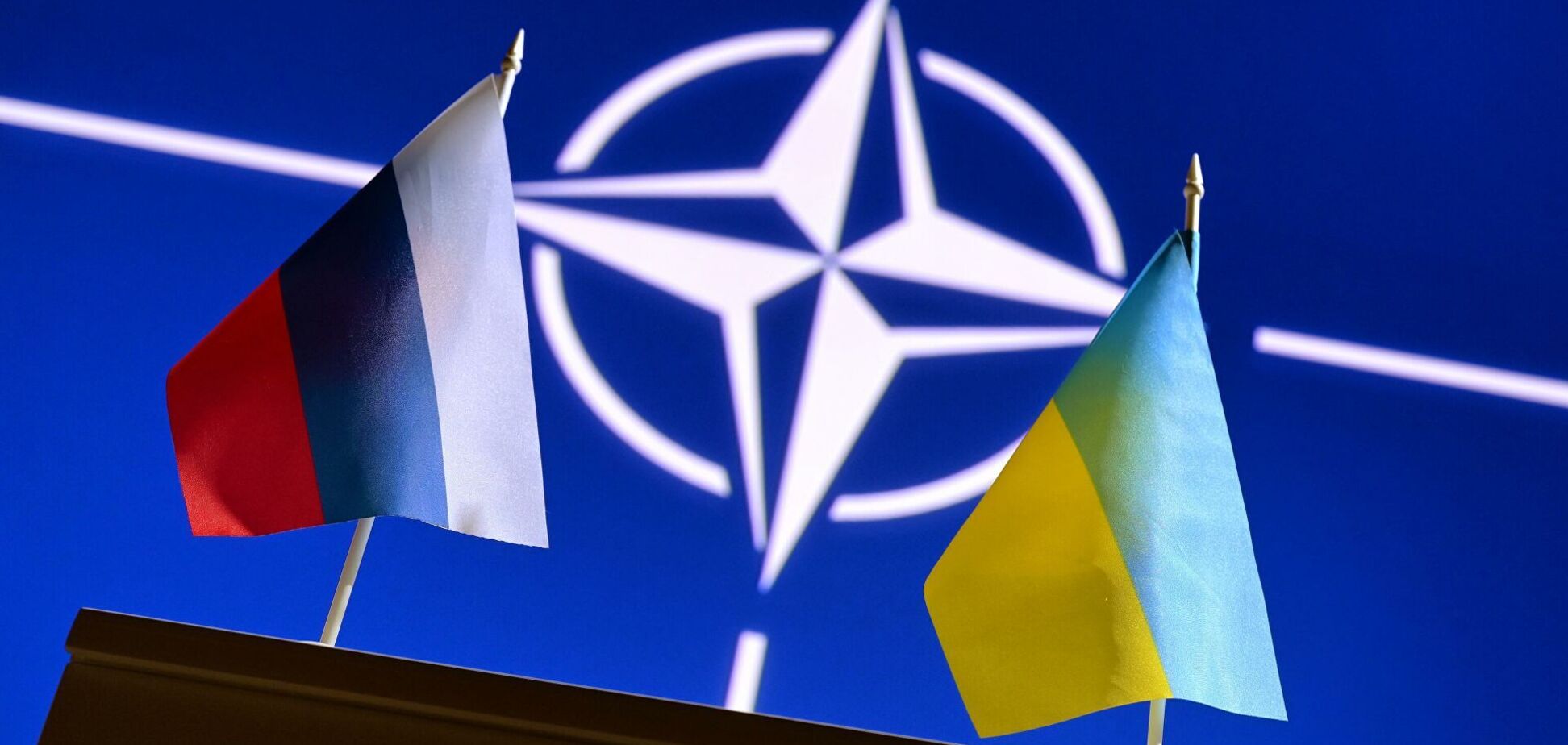 НАТО следует вмешаться в российско-украинскую войну