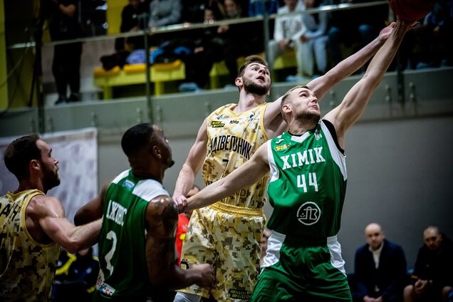 'Будивельник' проиграл 'Химику'