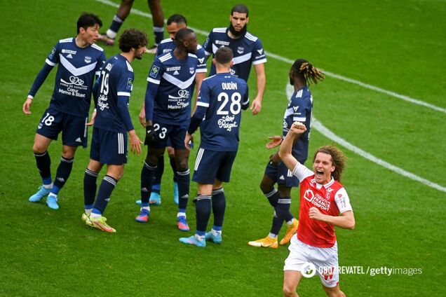 Украинский футболист заработал удаление через девять минут после дебюта во Франции