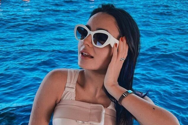 Анна Тринчер призналась, что жалеет о пластике груди