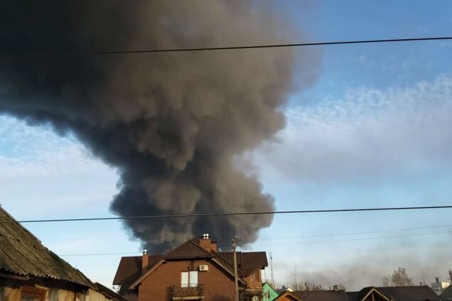 Возник пожар на складе боеприпасов
