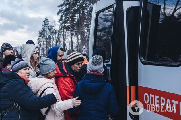 В Мариуполь уже движется колонна с гуманитарным грузом и автобусами: в ОПУ рассказали об эвакуации населения 13 марта