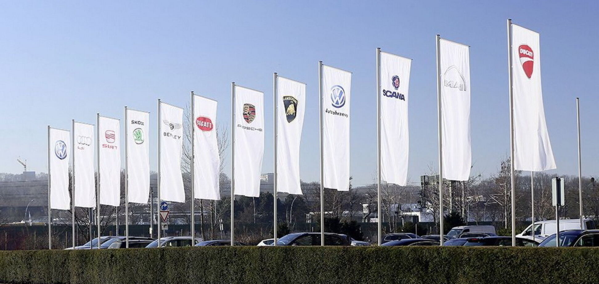 Європейські автовиробники відчувають дефіцит деталей через війну в Україні