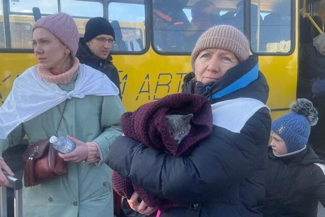 З 'гарячих точок' уже евакуювали 2 млн людей поїздами та близько 150 тисяч – через гумкоридори