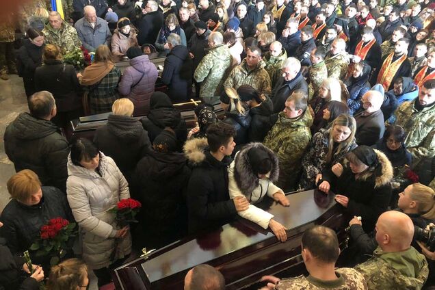 Во Львове в последний путь провели погибших на Яворовском полигоне. Фото