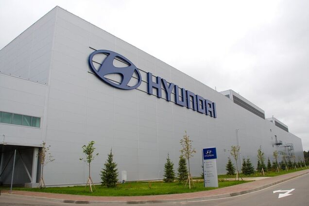 Hyundai зупинив виробництво авто на заводі у РФ