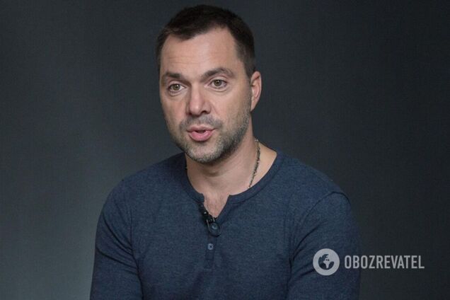 Арестович показал архивное фото, как 'успокаивал' людей 40 лет назад