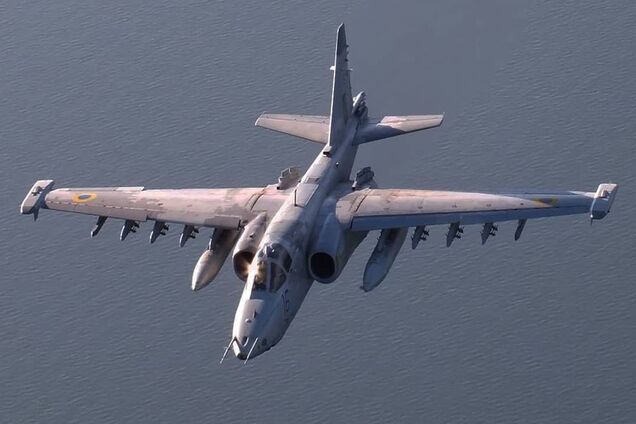 Український льотчик спрямував підбитий літак на окупантів та знищив колону техніки. Відео