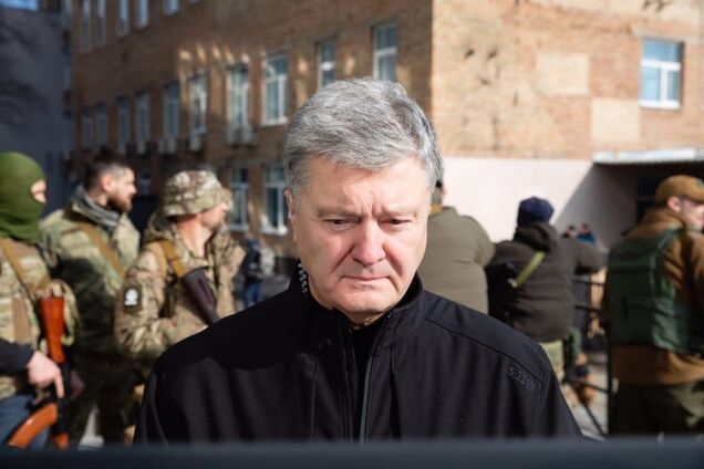 Мир должен знать правду о страшных преступлениях Путина против украинского народа, – Порошенко