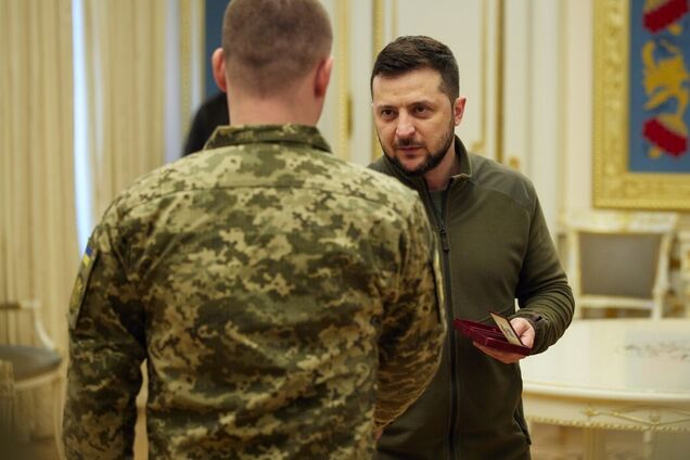 Зеленський нагородив працівників СБУ, які відзначилися під час відбиття російської агресії