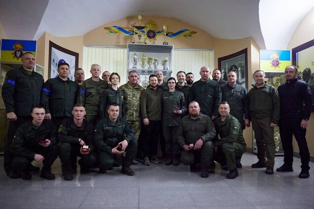 Зеленский наградил бойцов Нацгвардии, отличившихся в боях с российским агрессором