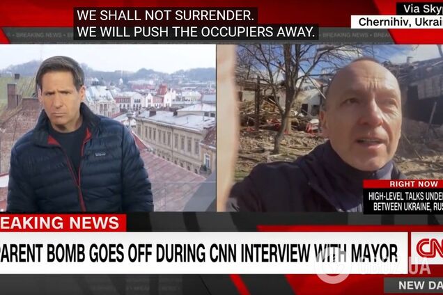 Во время интервью мэра Чернигова иностранным журналистам раздался взрыв. Видео