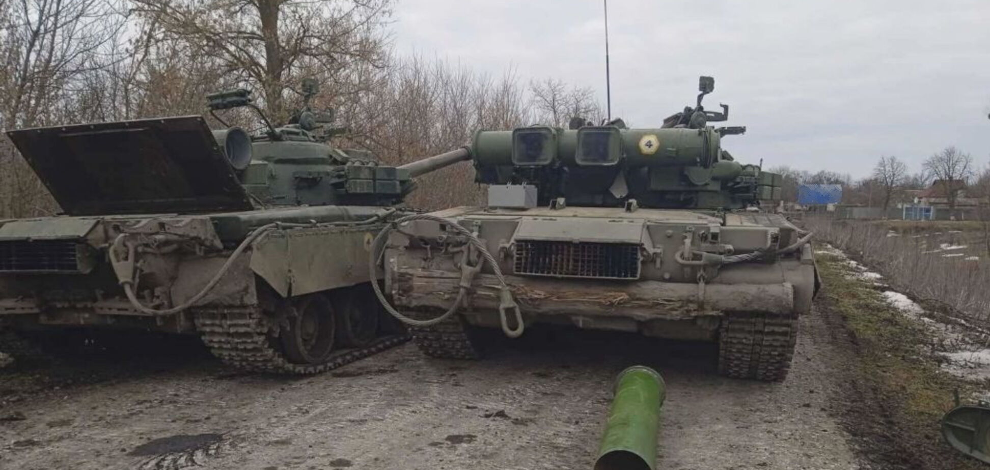 Российские танки расстреляли машины мирных жителей