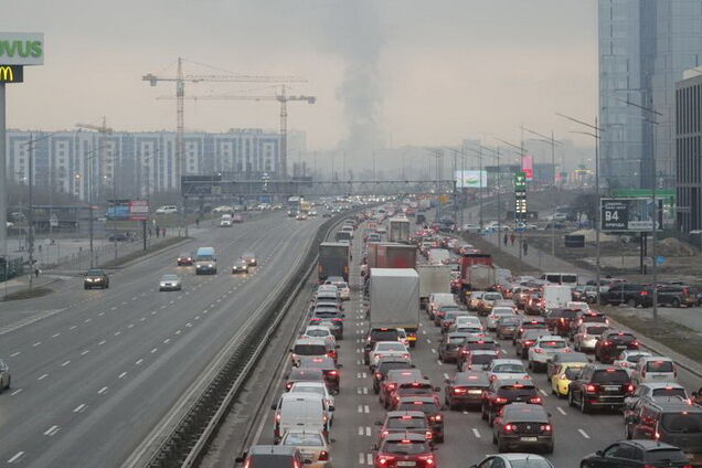 Как двигаться на автомобиле в условиях массовой эвакуации: рекомендации