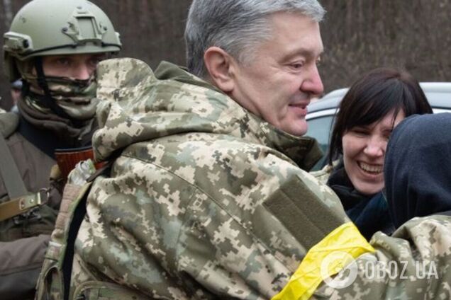 В Ірпені 206-й батальйон тероборони разом із подружжям Порошенків евакуюють місцевих жінок і дітей. Фото і відео