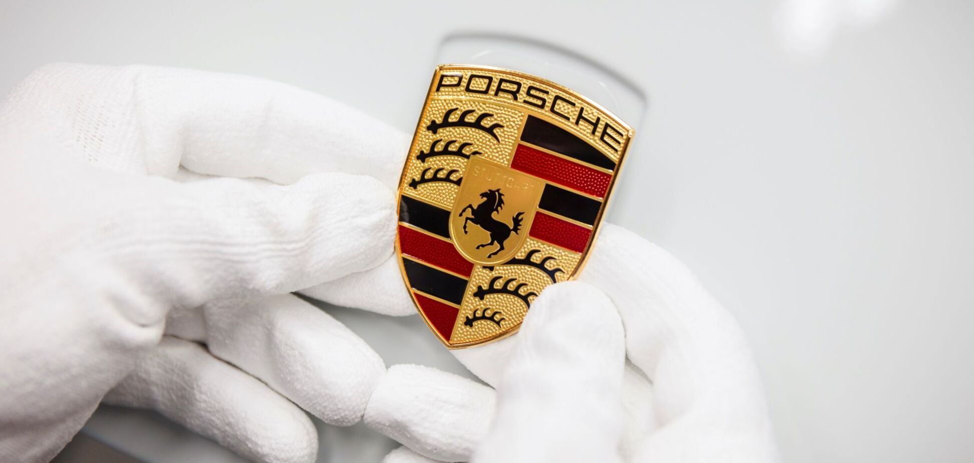 Porsche передасть 1 млн євро для підтримки українських біженців