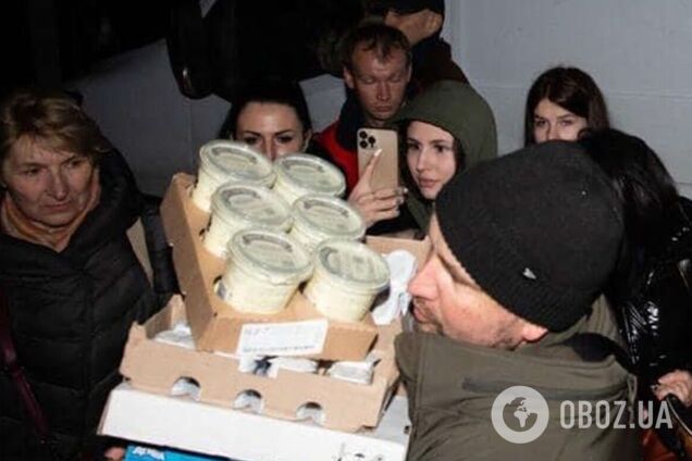 Родинам з дітьми з Донеччини, які евакуюються потягом на захід, підвезли харчування та воду, – Марина Порошенко. Фото