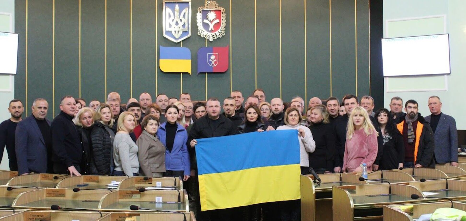 В Хмельницкой ОГА выступили с призывом закрыть небо над Украиной: обращение поддержали все депутаты
