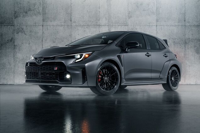 Toyota представила самую мощную версию модель Corolla