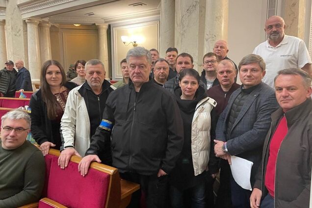 ВР підтримала законопроєкти 'ЄС' про соцзахист бійців тероборони, лікування поранених за кордоном та заборону неонацистської символіки РФ – Порошенко