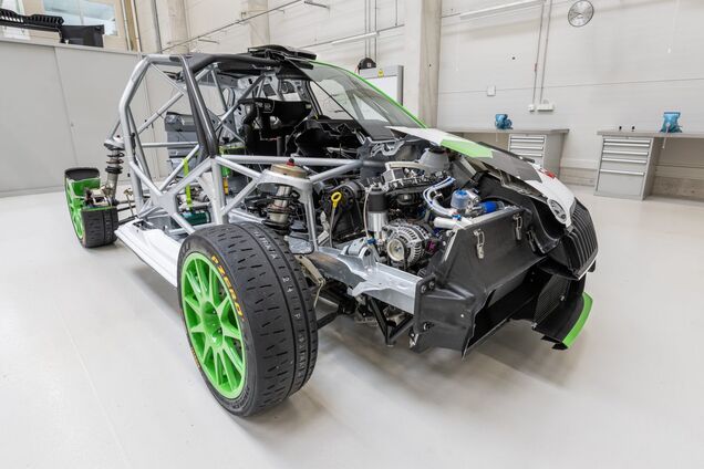 Skoda раскрыла 'внутренности' гоночного раллийного болида