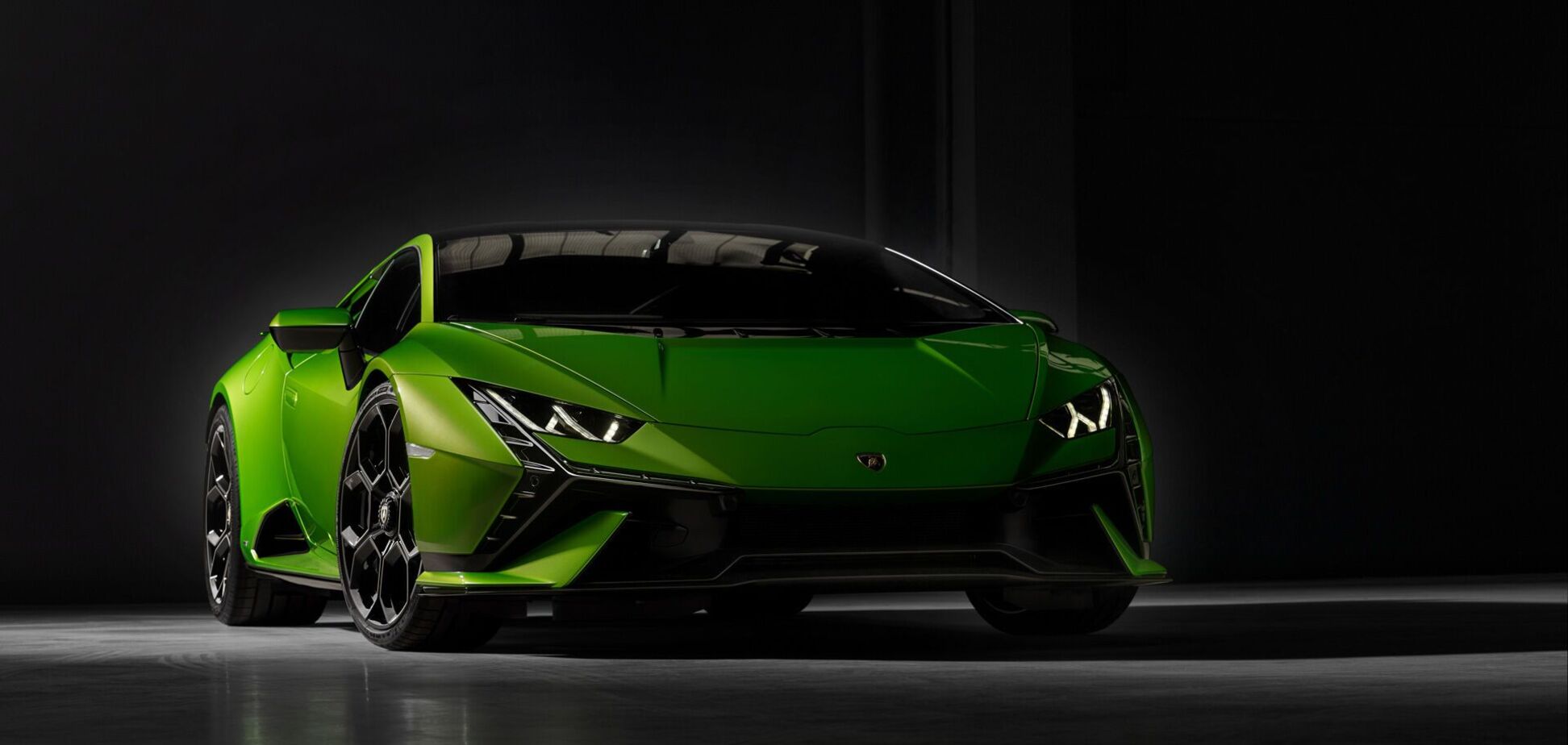 Lamborghini представил трековый суперкар