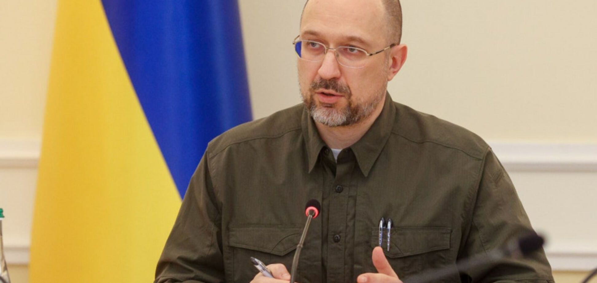 Шмыгаль заявил, что безработных украинцев будут приобщать к общественным работам