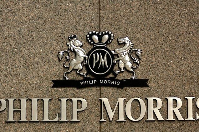 У Філіп Морріс пояснили, чому не можуть продати бізнес в Росії на умовах Кремля