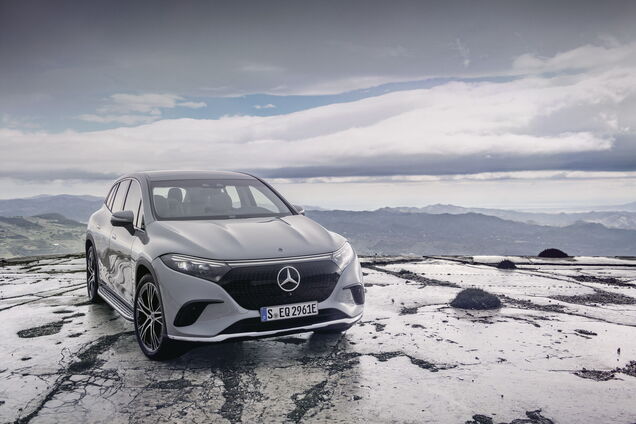 Mercedes-Benz представил флагманский электрический кроссовер EQS