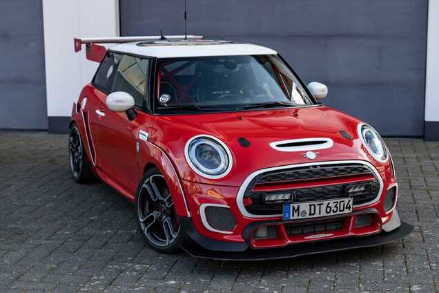 Mini построила болид для гонки на Нюрбургринге