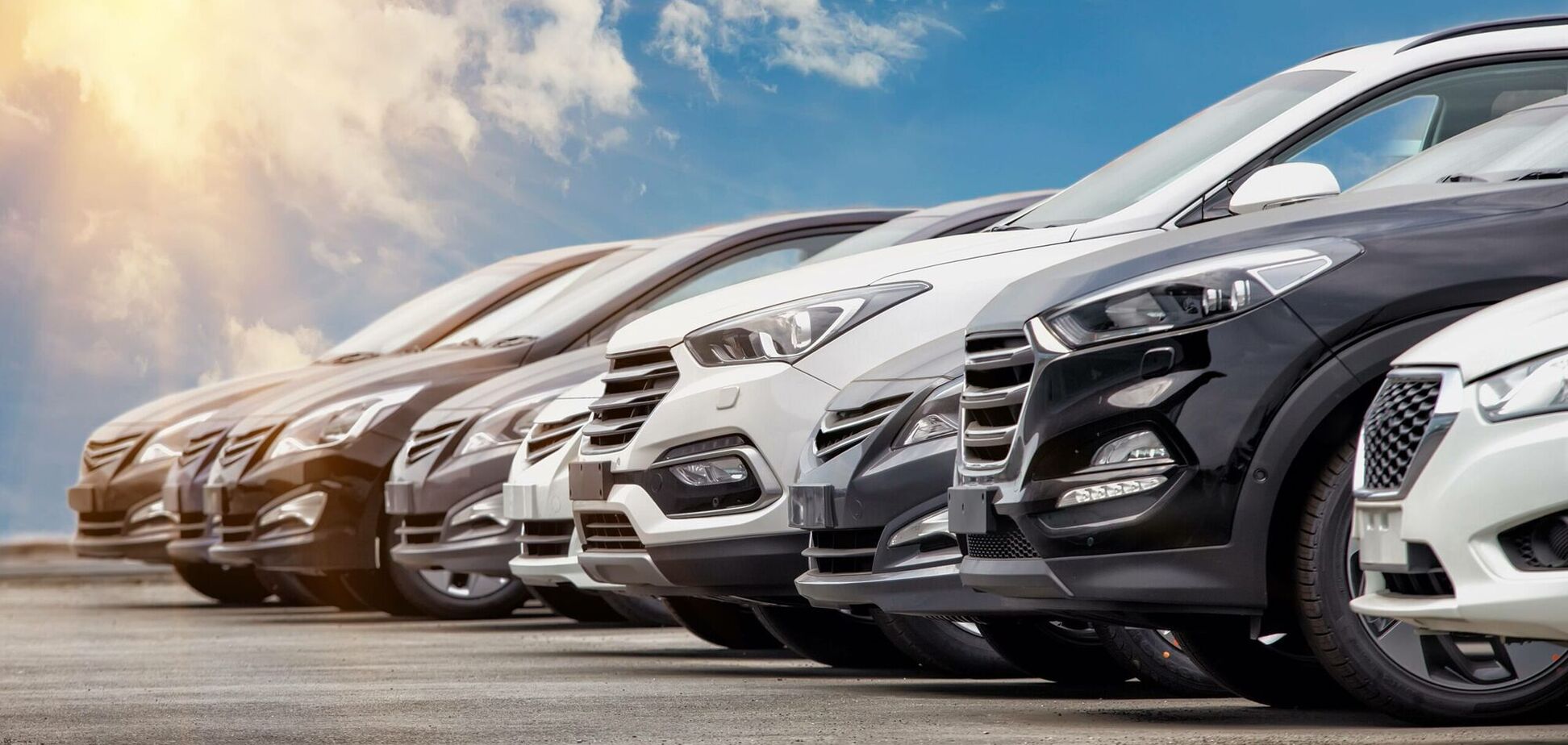 Війна обвалила український ринок нових авто