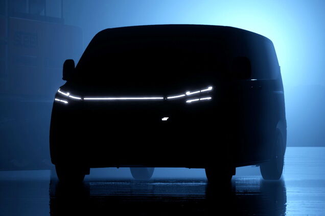Ford готує до дебюту електровен Tourneo Custom