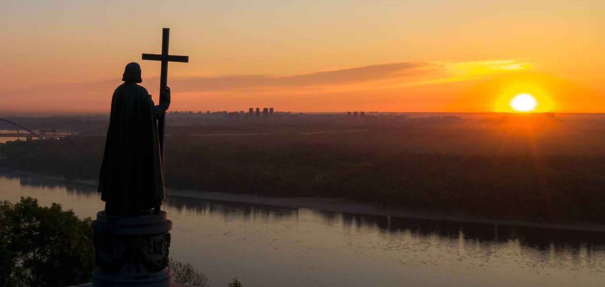Мер привітав українців із Великоднем