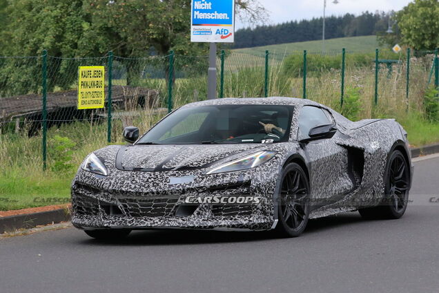 GM анонсувала випуск нових версій Chevrolet Corvette