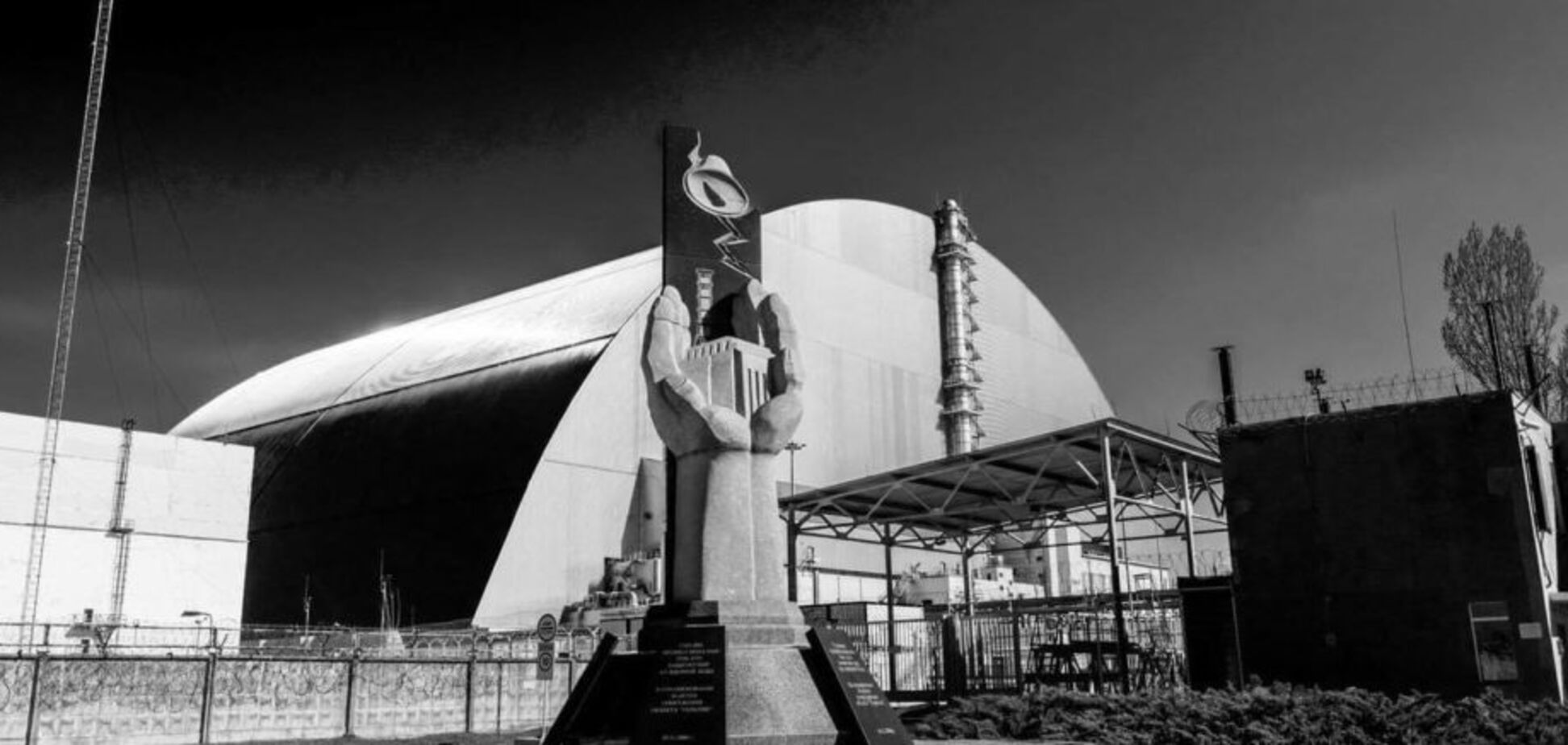 Через 36 лет после катастрофы на ЧАЭС оккупанты РФ снова шантажируют мир ядерной угрозой, – Порошенко