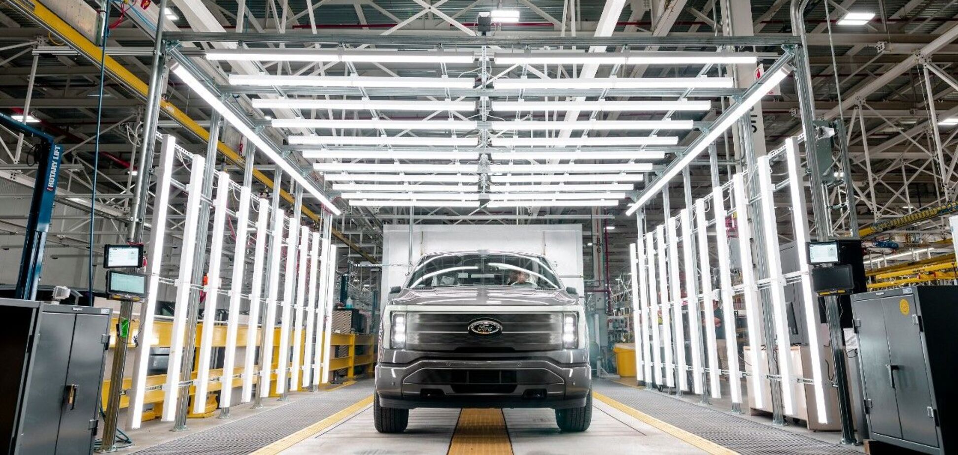 Ford розпочав серійне виробництво електропікапа F-150 Lightning