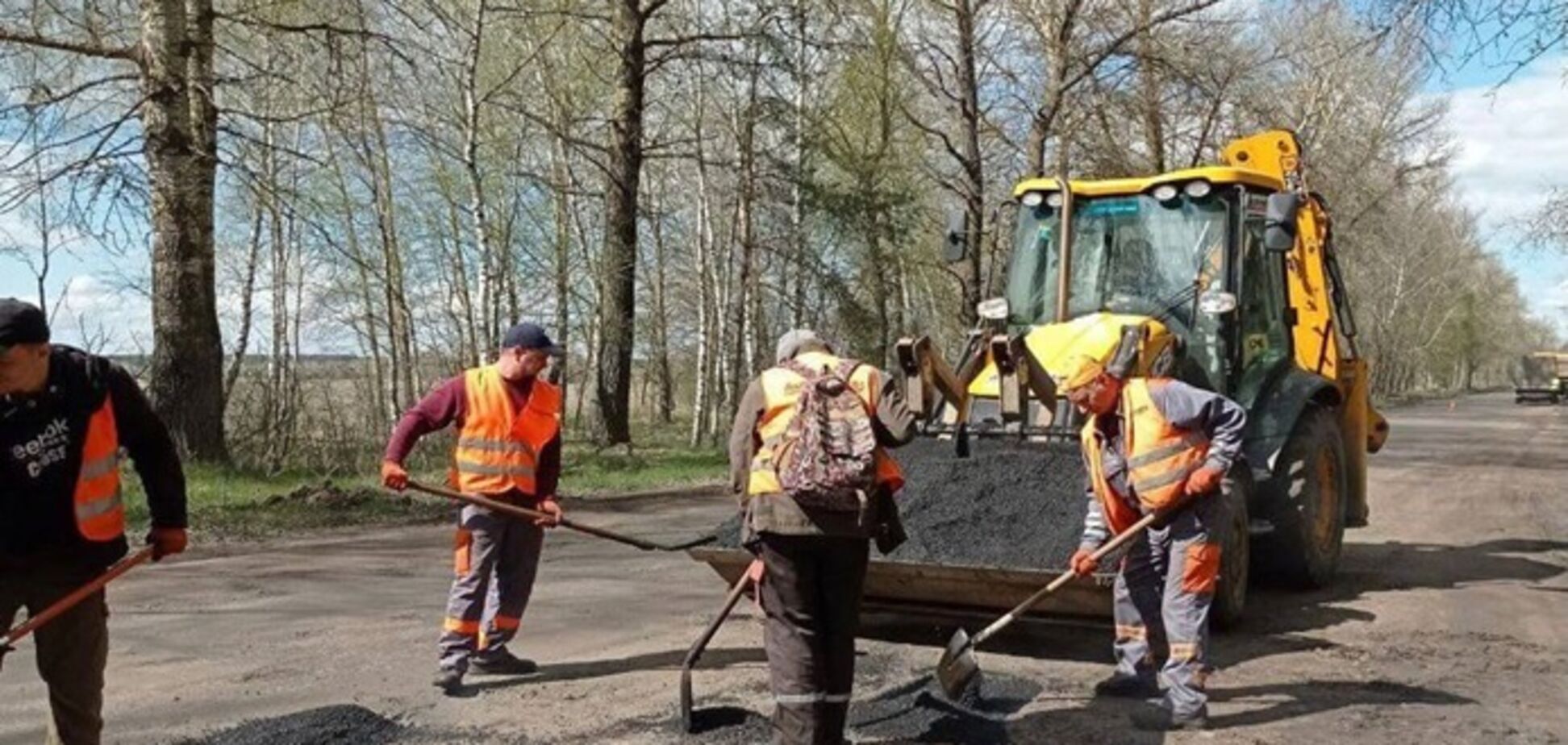 Тимошенко розповів, де на Чернігівщині та Сумщині відновлюють дороги, вулиці та лікарні