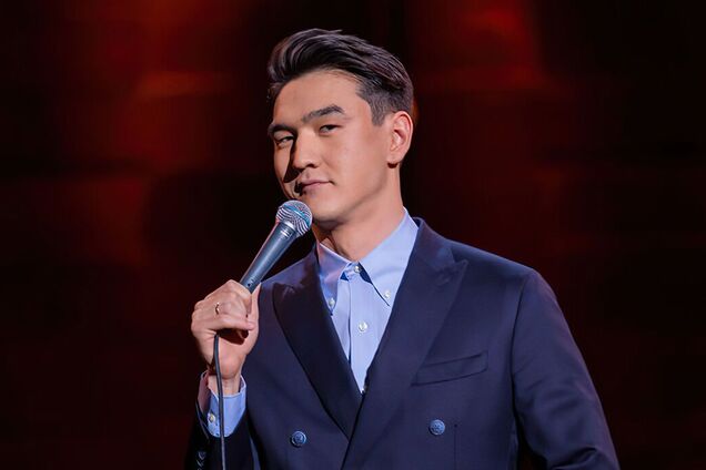 'Почему проглотил язык и молчишь?': стендап-комик Сабуров разругался со зрителем на концерте из-за войны в Украине