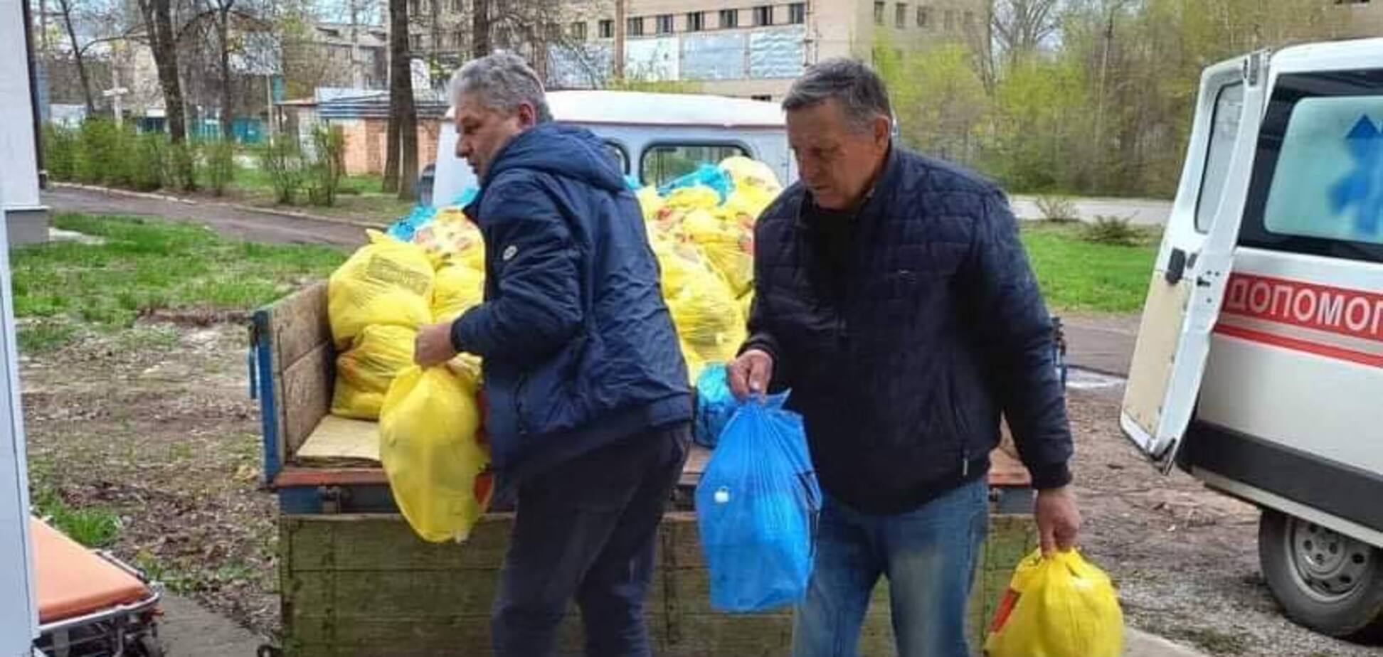 Фонд Бориса Колесникова продолжает снабжать общины продуктовыми наборами и гуманитарной помощью
