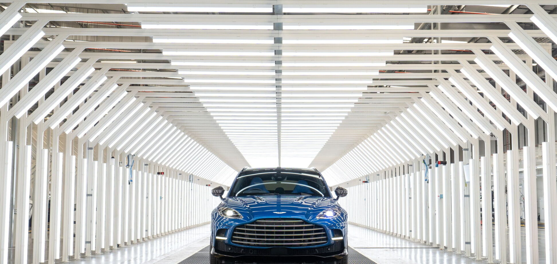 Aston Martin изготовил первый серийный DBX707