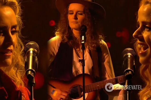 Учасниця Євробачення-2022 від Ісландії вийшла на сцену з українським прапором на руці. Фото і відео