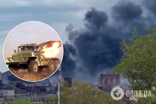 Российские оккупанты продолжают бомбить 'Азовсталь': в сети появились новые кадры