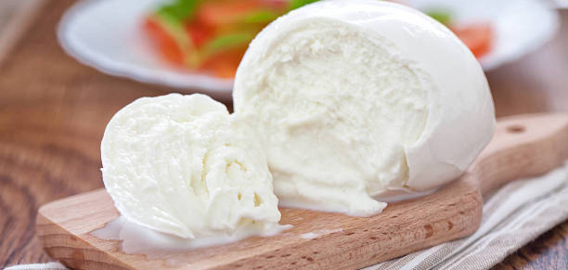 Сыр 'Моцарелла' из двух ингредиентов: как правильно выбрать и подготовить молоко